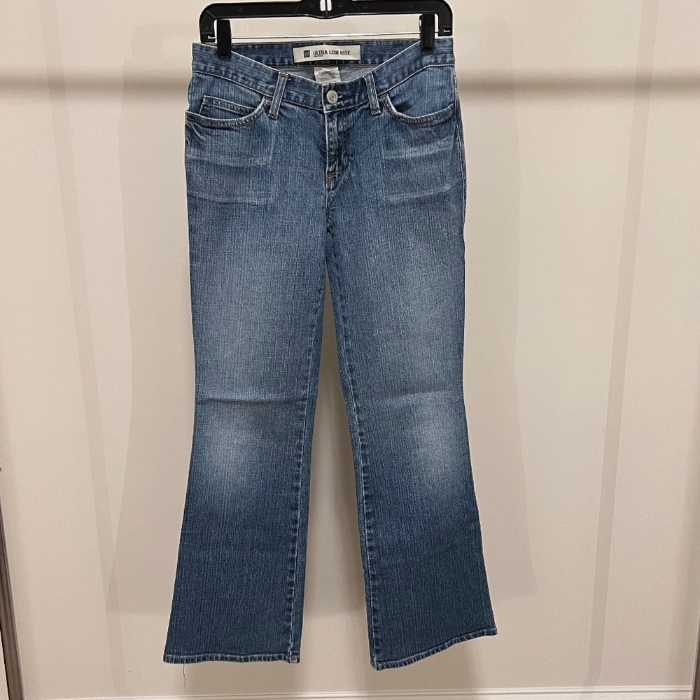 GAP Women's Jeans Ultra Low Rise Stretch Flare Size 6 Regular - Inseam 30.5"